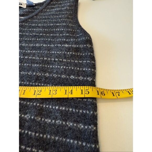 Vintage Old Navy Heather Gray Lambswool Sweater Vest Sz M Preppy, Dark Academia - Picture 6 of 10